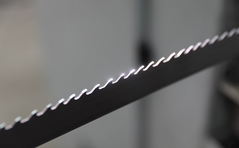 柳州双金属带锯条产生切削噪音的原因具体有哪些？